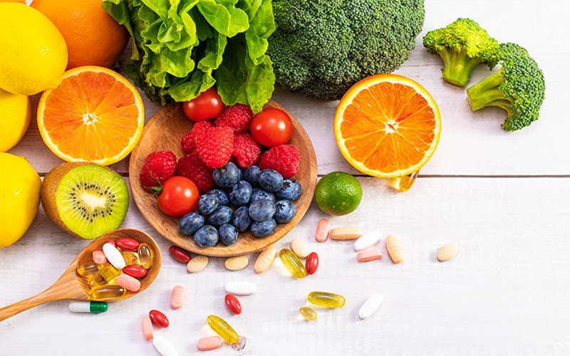 معرفی 20 تا از بهترین مواد غذایی برای خشکی پوست 4 توتفرنگی