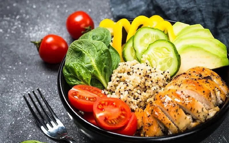 رژیم کانادایی 15 روزه چیست؟ | بررسی کامل برنامه، فواید، عوارض و نکات طلایی 2 افزایش مصرف پروتئین و سبزیجات