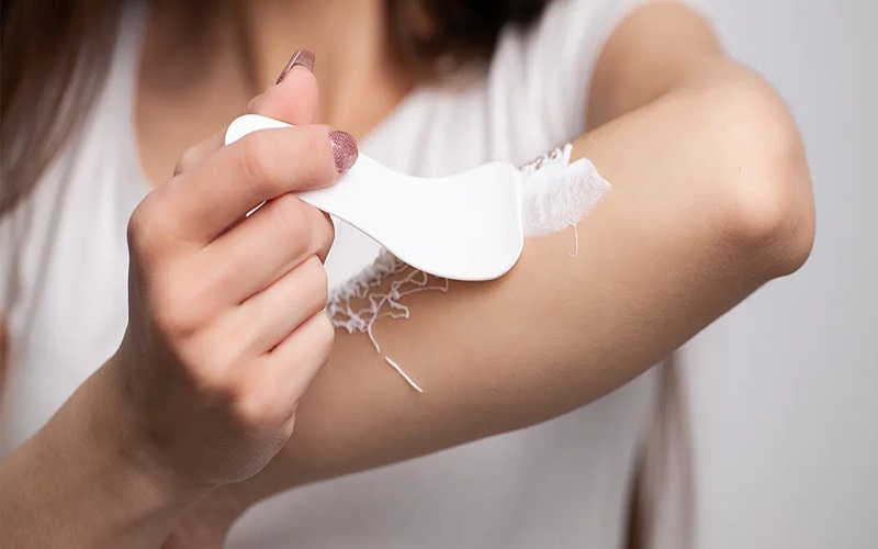 لیزر موهای زائد یا کرم موبر؟ کدام روش بهتر است؟ 2 لیزر موهای زائد یا کرم موبر