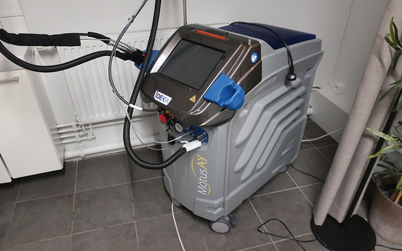 تفاوت لیزر کندلا و موتوس: کدام دستگاه لیزر برای شما مناسبتر است؟ 1 تفاوت لیزر کندلا و موتوس