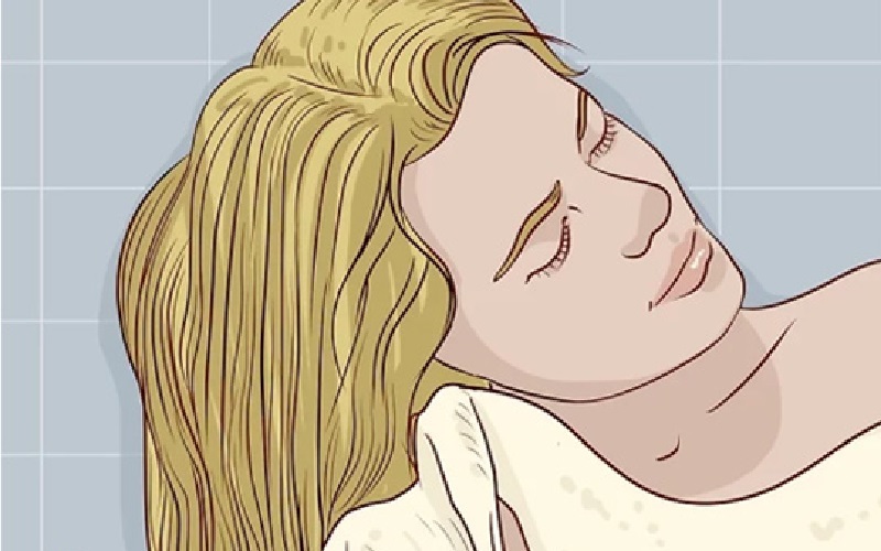 ۲۰ روش طلایی برای مراقبت از مو بعد از کراتینه | راهنمای جامع و تخصصی 1 از شستن موها تا ۳ روز خودداری کنید