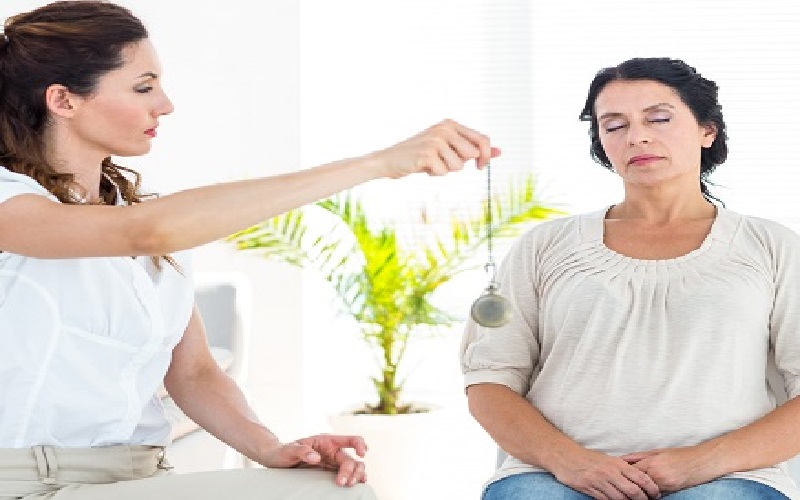 هیپنوتراپی لاغری چیست و چگونه باعث کاهش وزن میشود؟ 2 جلسات هیپنوتراپی چگونه برگزار میشود