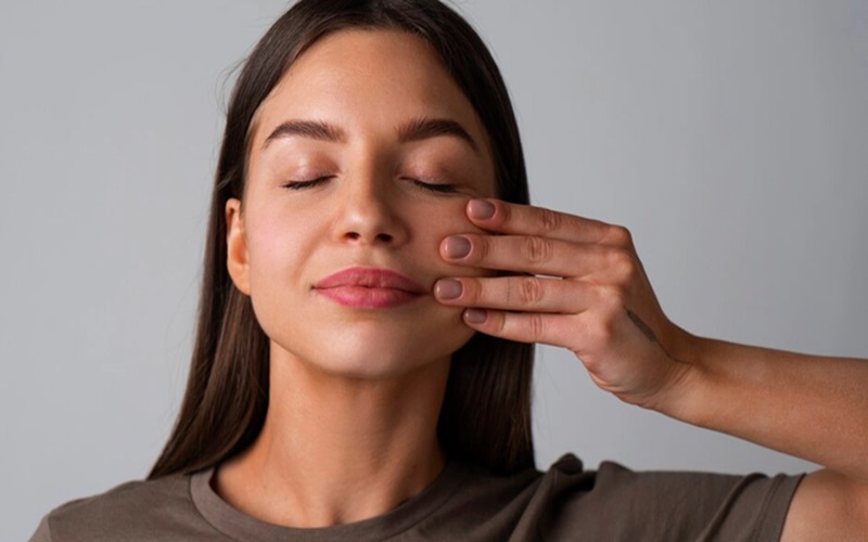 تاثیر ورزش بر سلامت و شادابی پوست 2 پوست شما حین ورزش: تعریق و جریان خون