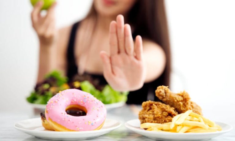 غذاهای مفید برای پوست چرب و جوش دار