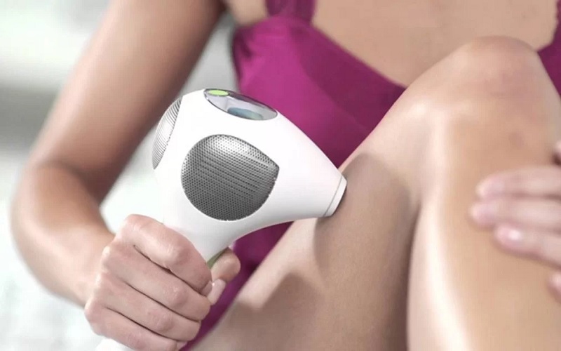 لیزر موهای زائد در خانه یا کلینیک زیبایی؟ مقایسه جامع 3 دستگاه لیزر خانگی بهتر است یا کلینیک؟