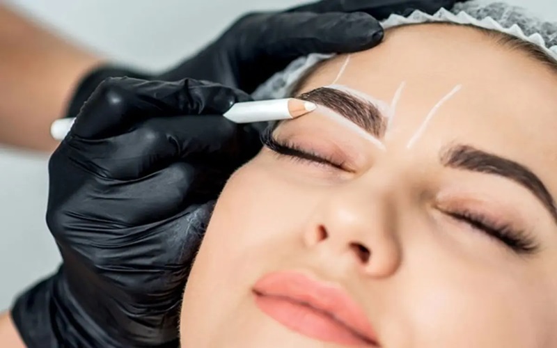 آزمایشات لازم قبل از کاشت ابرو شامل چه مواردی میشود؟ 3 چه کسانی بیشتر به آزمایشات لازم قبل از کاشت ابرو نیاز دارند؟