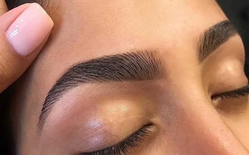 معرفی 7 مدل از جدیدترین مدل های کاشت ابرو 1 چرا انتخاب جدیدترین مدل های کاشت ابرو مهم است؟