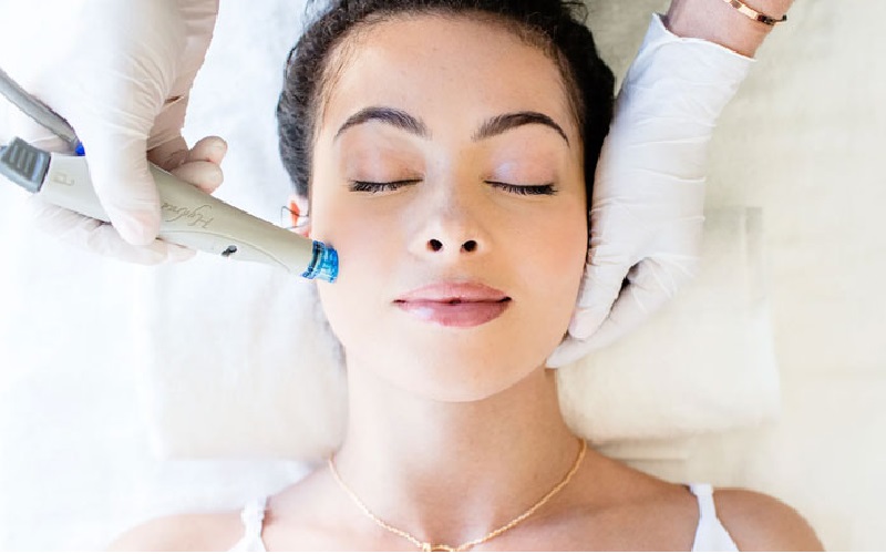 هیدرافیشیال چیست؟ + فواید و مراحل انجام آن 1 هیدرافیشیال چیست