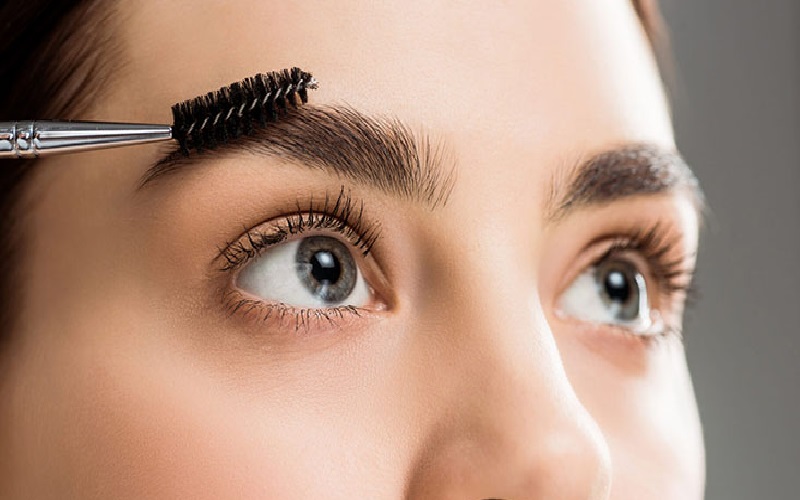 کاشت ابرو به روش SUT چیست و چه ویژگیهایی دارد؟ 1 کاشت ابرو به روش SUT چیست؟