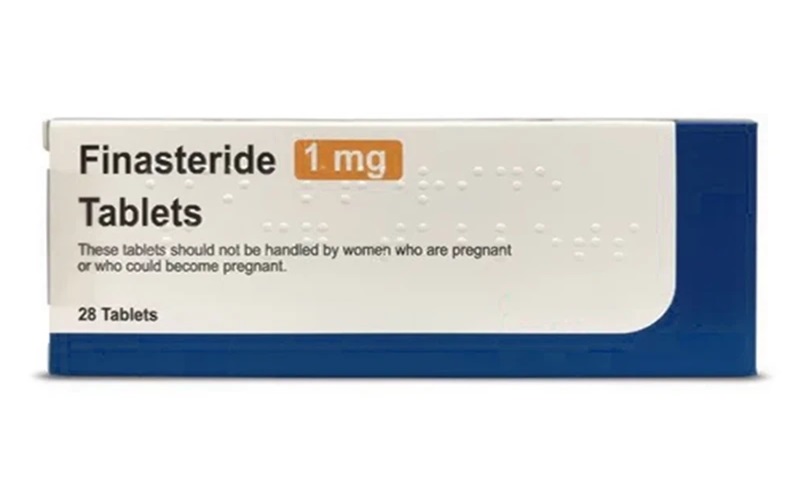 قرص فیناستراید چیست و آیا واقعا رشد موها را افزایش میدهد؟ 2 مزایای اصلی مصرف قرص فیناستراید برای موها