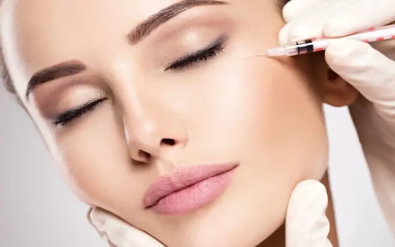 مزوتراپی صورت چیست؟ مزایا، عوارض، هزینه و کاربردها 1 مزایای مزوتراپی صورت