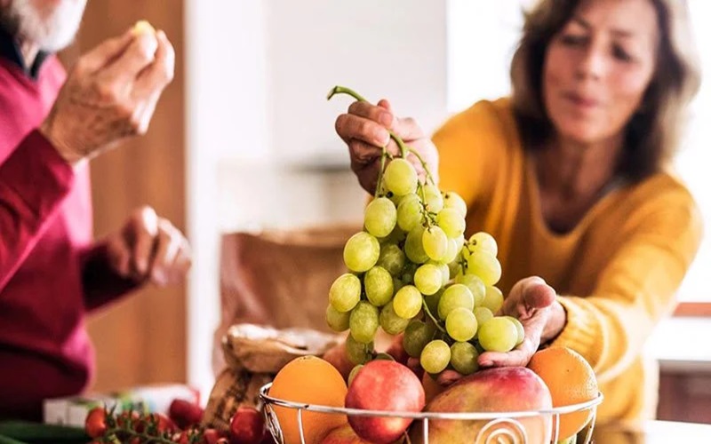 میوه های لاغر کننده؛ راز کاهش وزن سالم و طبیعی 2 معرفی بهترین میوه های لاغر کننده