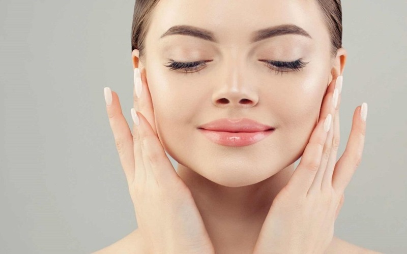 زیبایی و جوانسازی پوست به روش طبیعی با یوگای صورت 2 کاهش پف و تورم صورت