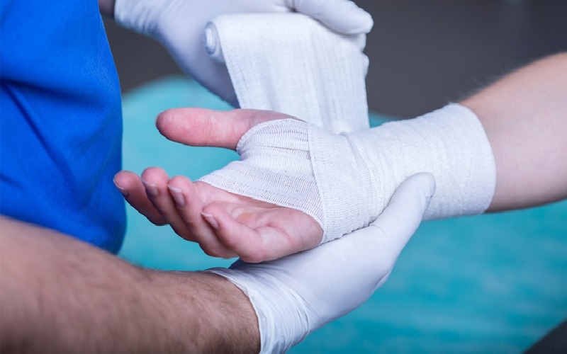 انواع پانسمان سوختگی: راهنمای جامع انتخاب بهترین پانسمان برای هر نوع سوختگی 2 آشنایی با انواع پانسمان سوختگی: از سنتی تا مدرن