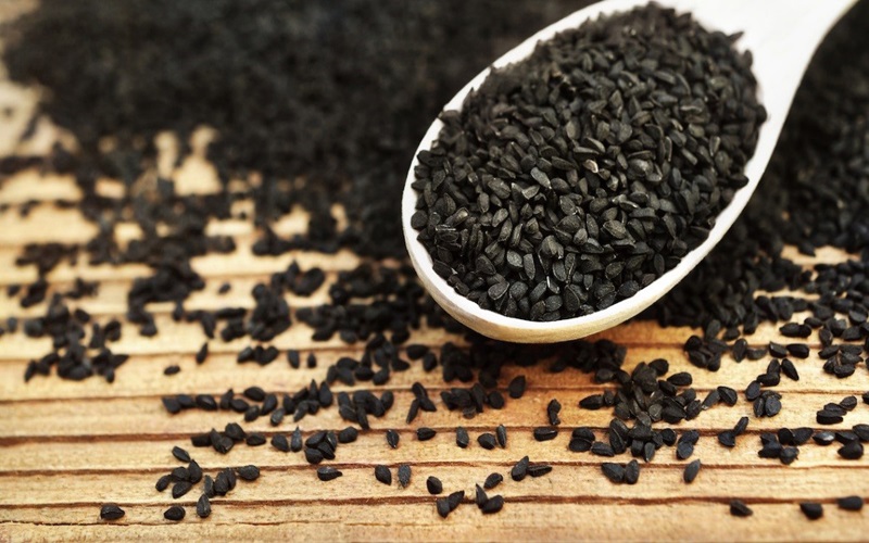 خواص سیاه دانه | تداخل دارویی، نحوه مصرف و عوارض آن 1 خواص سیاه دانه برای بدن
