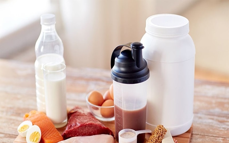 رژیم غذایی سرشار از پروتئین برای لاغری: راهنمای جامع برای کاهش وزن سالم و پایدار 1 اهمیت پروتئین در کاهش وزن