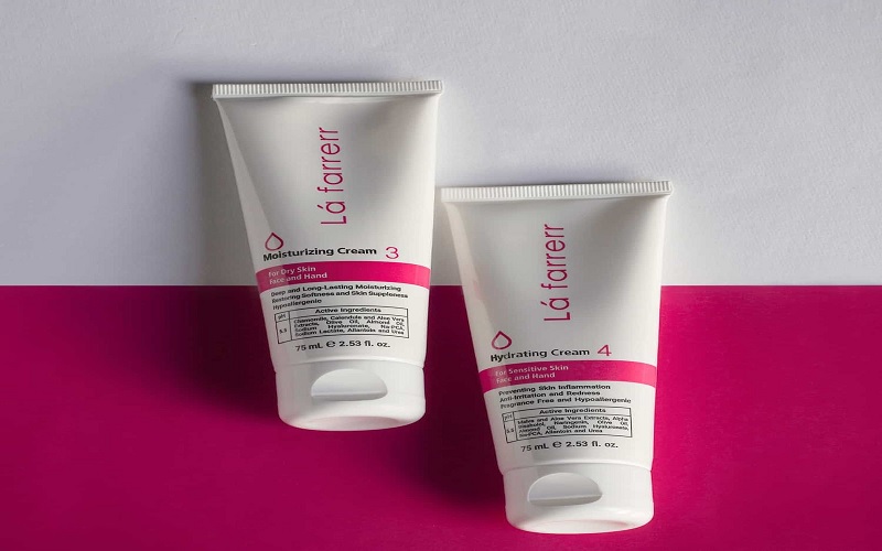 معرفی بهترین آبرسان های ضد لک: راهنمای جامع پیشگیری و درمان لک صورت 1 کرم کنترل کننده چربی و آبرسان لافارر