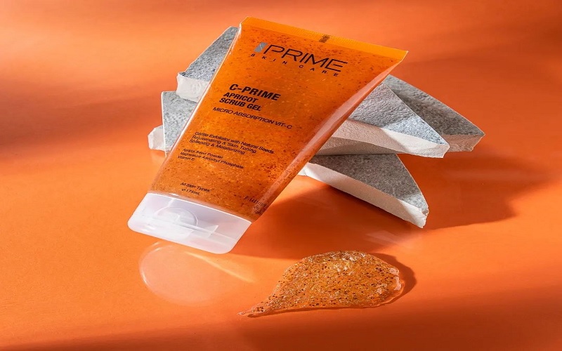 اسکراب صورت مناسب پوست لکدار: راهنمای جامع انتخاب، مزایا و نحوه استفاده 5 ژل اسکراب پاک کننده زرد آلو و ویتامین C پرایم